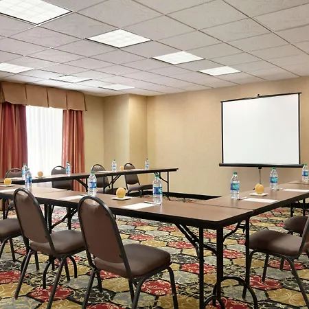 Hampton Inn & Suites Lawton-2